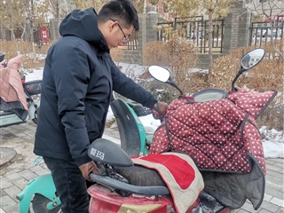 信息技術(shù)學(xué)院開展“弘揚雷鋒精神，青年志愿者與你同行”志愿服務(wù)活動