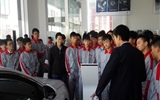 汽車工程系2016級新生赴4S店參觀實(shí)習(xí)